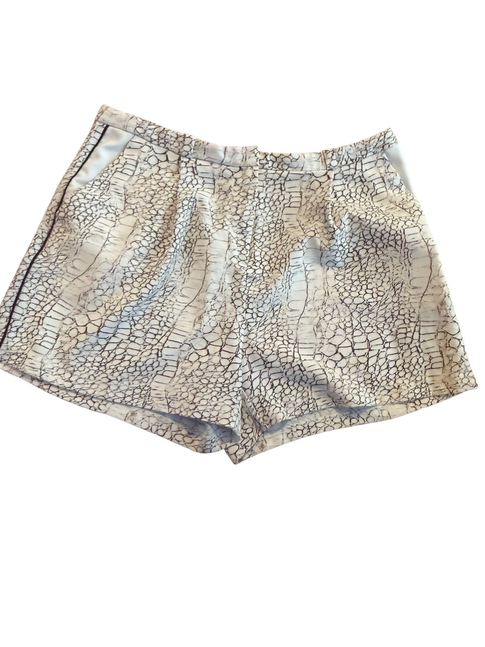 Philosophy Snake Print Dress Shorts Size 8 Taupe Beige Black Piped Pocket Detail